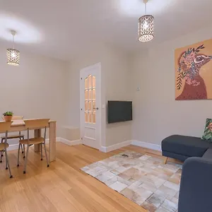 https://apartamento-reformado-en-zona-residencial-con-garaje-y-wifi.sansebastianhotels.net