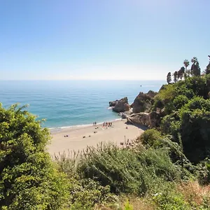 https://apartamentos-mc-nerja.hotelsinnerja.org