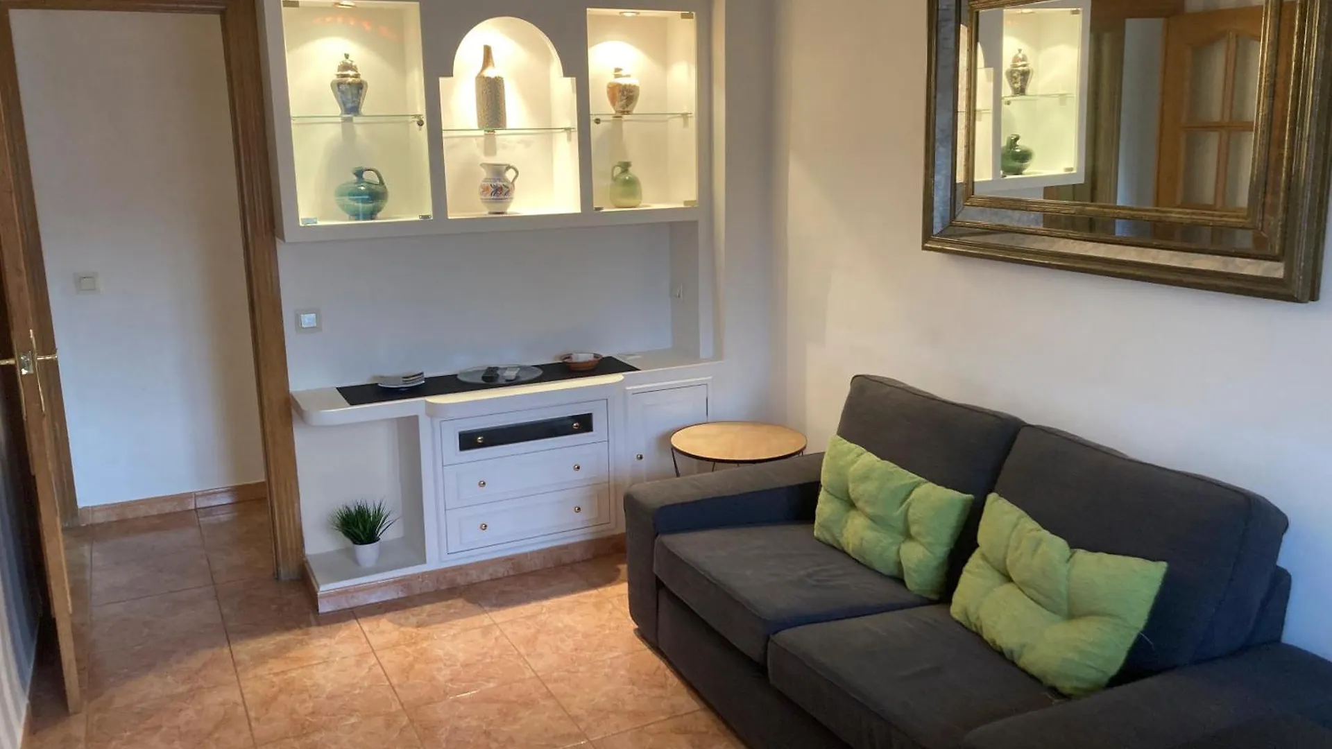 Luninoso Y Practico Apartamento En El Centro Con Amplio Parking Incluido Granada Spain