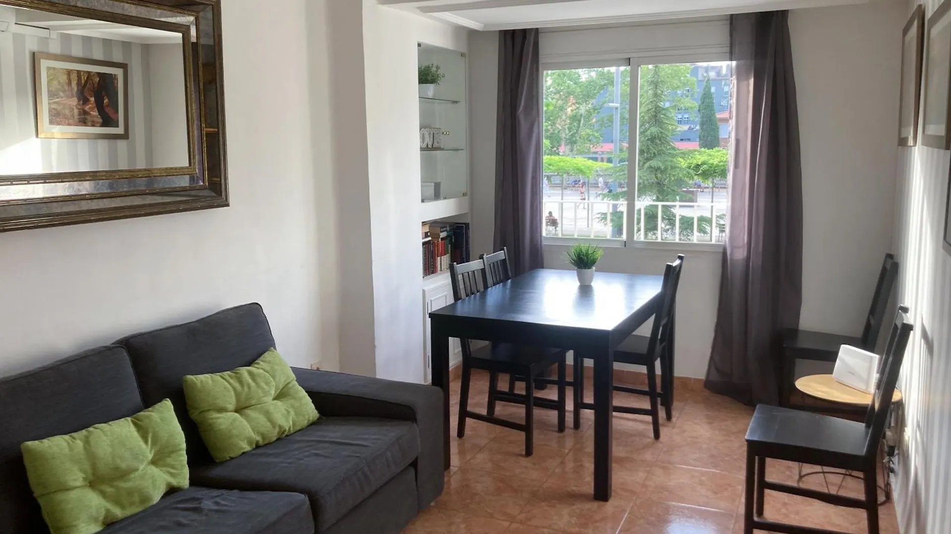 Luninoso Y Practico Apartamento En El Centro Con Amplio Parking Incluido Granada 0*,
